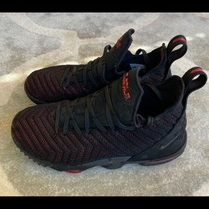 Nike LeBron 16 Fresh Bred